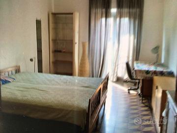 Appartamento di 80 mq con stanze singole a Milano,