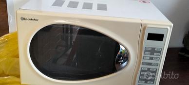 forno microonde , macchina da caffè 