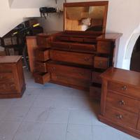 cassettone in noce massiccio 