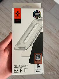 Vetro Privacy Spigen iPhone 16 Pro Max