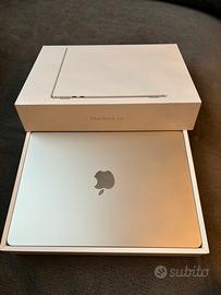 MacBook 13,6”