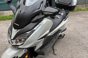 Honda forza 350 deluxe