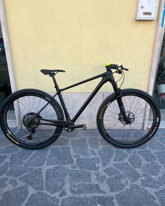 Bicicletta Merida in carbonio