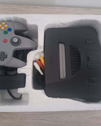NINTENDO 64 GIG CON SCATOLA BOX PAL