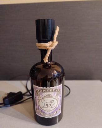 Lampada da tavolo gin Monkey 47