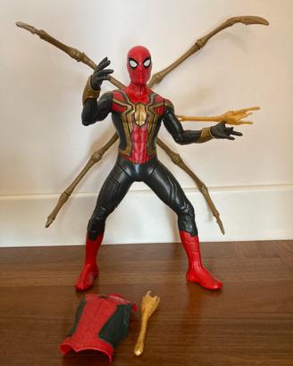 Action figure deluxe di Spider Man. Marvel Hasbro