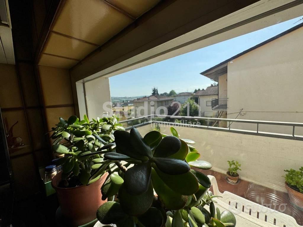 Appartamento di 120 m² con 5 locali e box auto a L - Vista 6