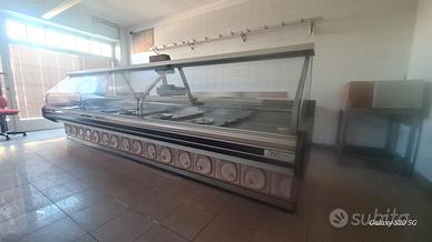 Banco e cella frigo da macelleria, + attrezzature
