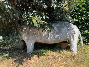 Statua elefante in cemento