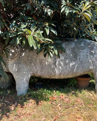 Statua elefante in cemento