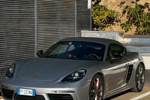 Porsche cayman S 718