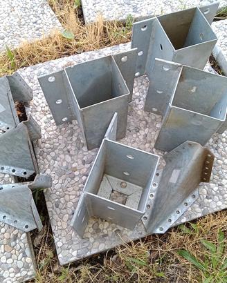 Supporto per pali in ferro zincato 