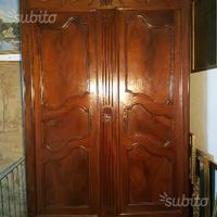 Armadio in noce del 700