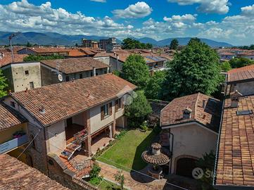 CASA DI CORTE A OSPITALETTO