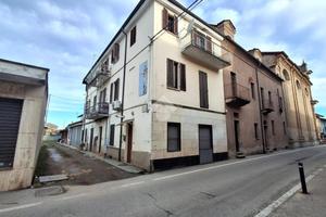 MONOLOCALE A PISCINA