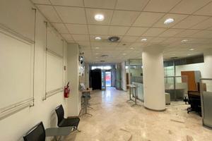 Ampio locale commerciale- Viale Sant'Avendrace