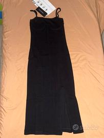 vestito con spacco laterale