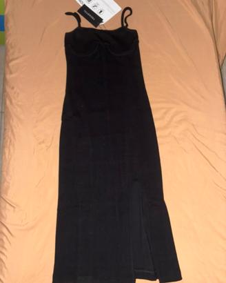 vestito con spacco laterale