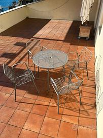 Tavolo e sedie EMU anni 60