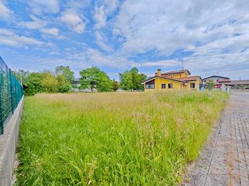 TERRENO EDIFICABILE - libertà progettuale e spa...