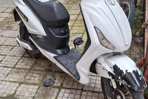 motorino elettrico senza batteria 