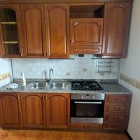 Cucina completa di elettrodomestici