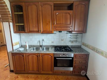 Cucina completa di elettrodomestici