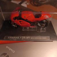 Max Biaggi Yamaha 2002 modellino moto 