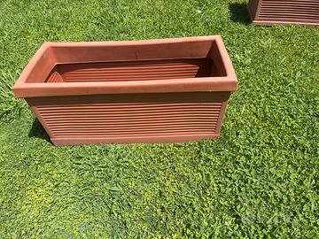 Vasi in resina varie misure