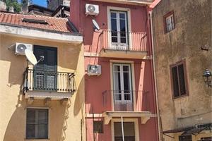 Casa indipendente su più livelli Mili San Pietro
