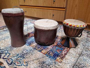 Tamburi del tuono in legno artigianato africano