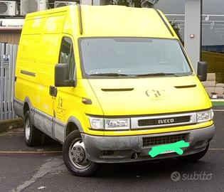 Furgone Iveco Daily.