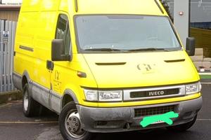 Furgone Iveco Daily.