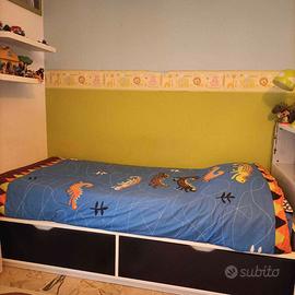 Struttura di letto singolo con cassetti
