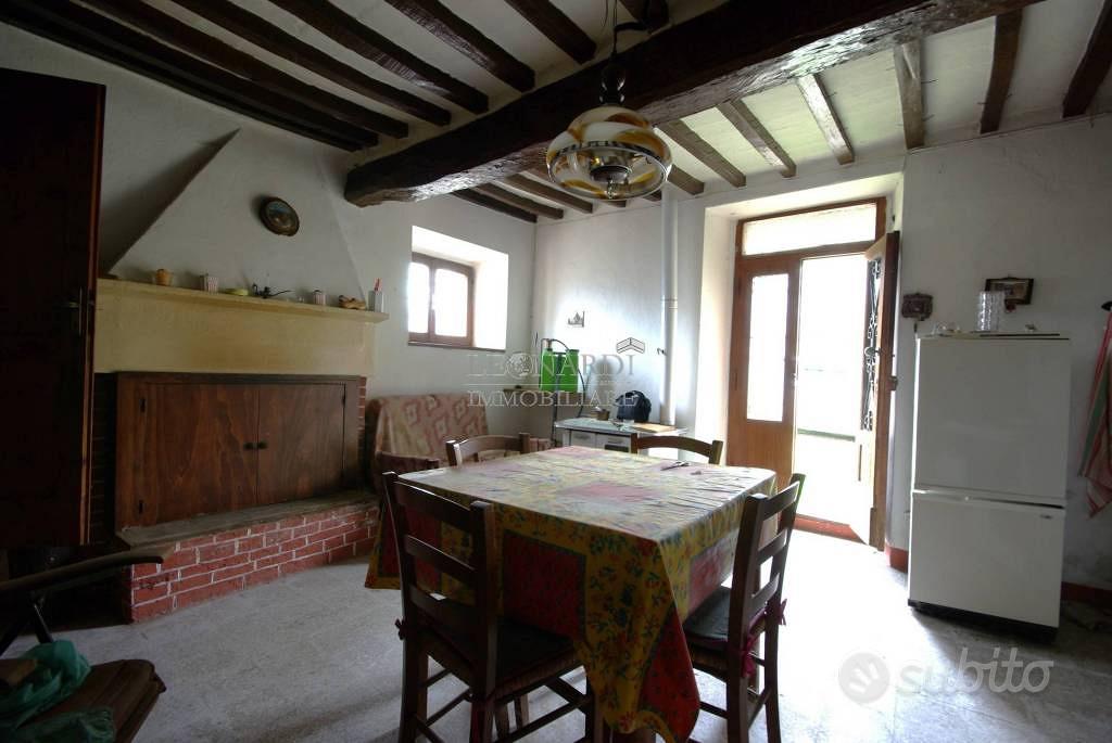 Rustico / Casale di 202 m² con 3 locali e box auto - Vista 2