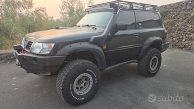 Nissan Patrol  GR Y 61