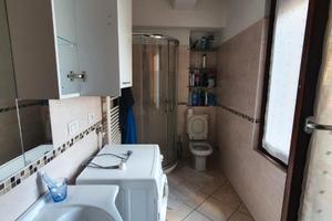 Stanza singola a Biassono con posto auto libera