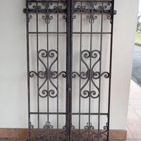 porta cancello ferro battuto antico