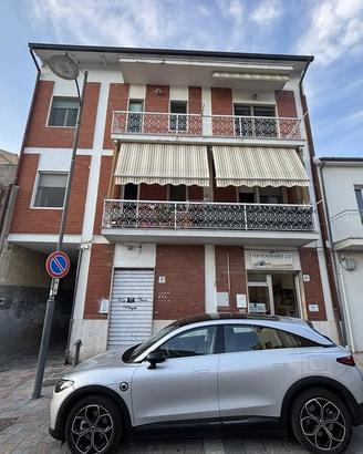 APPARTAMENTO CON GARAGE SECONDO PIANO