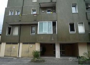 Immobile in asta di 101 m² con 4 locali e box auto