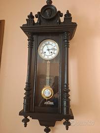 Orologio a pendolo antico