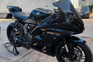 YAMAHA R7 > TOTAL BLACK 🦇