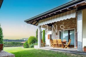 Villa di 450 m² con più di 5 locali a Pescantina