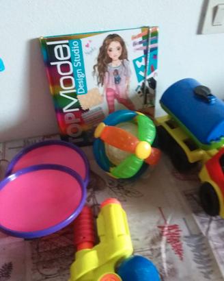 Grande lotto giochi per bambini usati