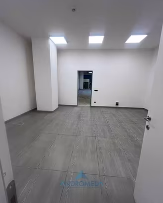 Immobile di 1820 m² a Nola