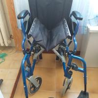 Sedia a rotelle pieghevole usata