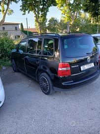 Volskswagen Toruran 2006 1.9 TDI