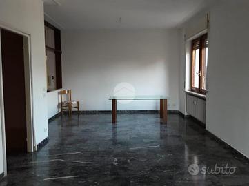 5 LOCALI A VALENZA