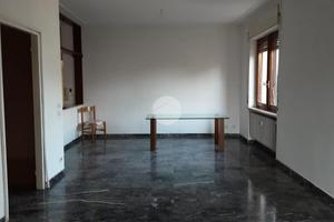 5 LOCALI A VALENZA