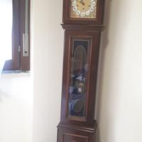 Orologio a pendolo a colonna